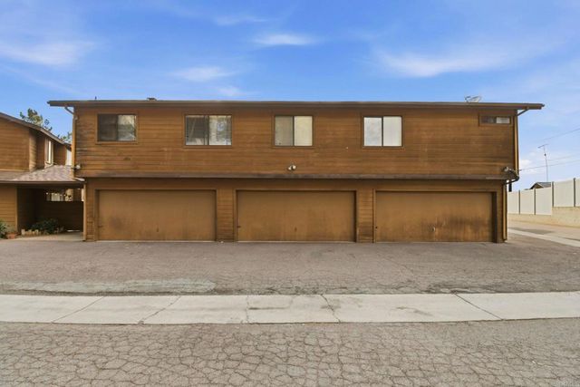 1988 Arnold Way, Alpine, CA 91901