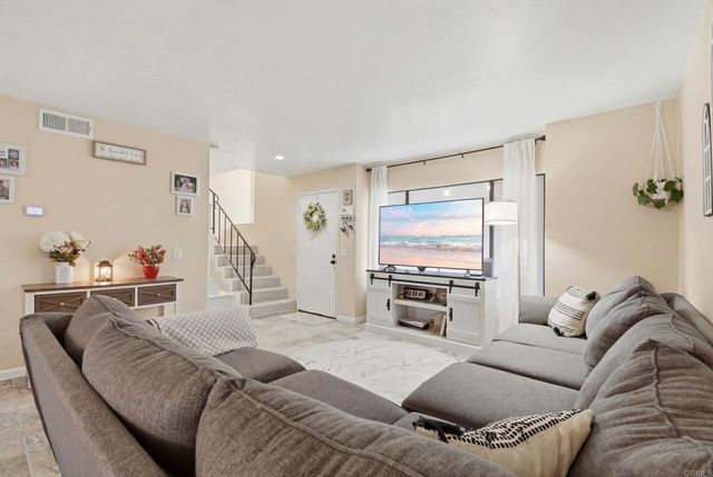 1988 Arnold Way, Alpine, CA 91901