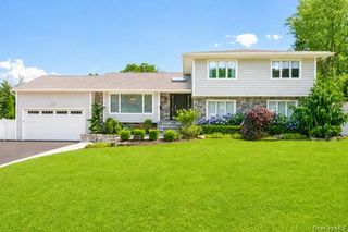 15 Pound Ridge Road, Plainview, NY 11803