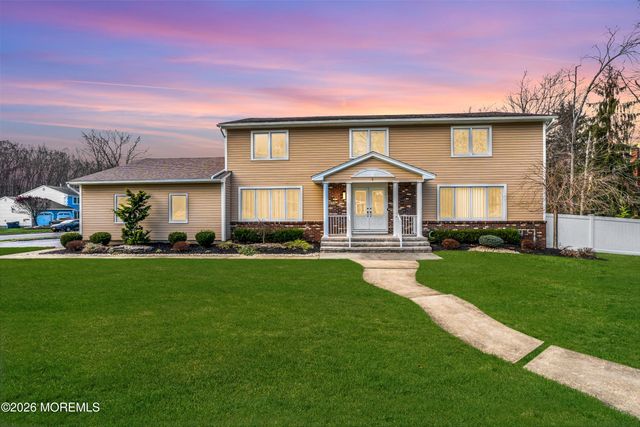 1 Ciafardini Court, Marlboro, NJ 07746