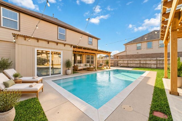 3508 Saxton Green Road, Pearland, TX 77584