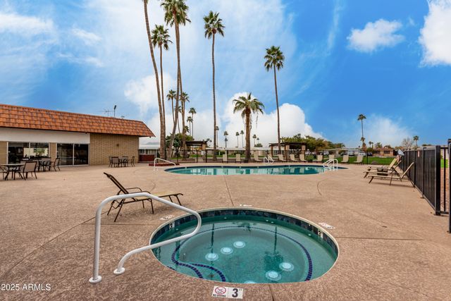 6830 W MCKINLEY Street, Phoenix, AZ 85043