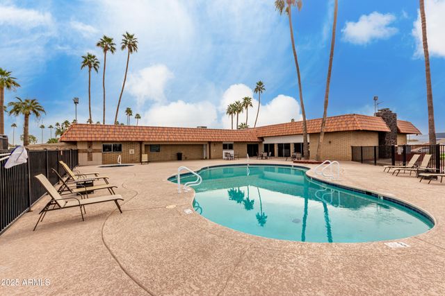 6830 W MCKINLEY Street, Phoenix, AZ 85043