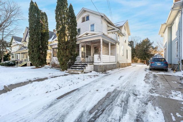 1217 JACKSON STREET, Oshkosh, WI 54901