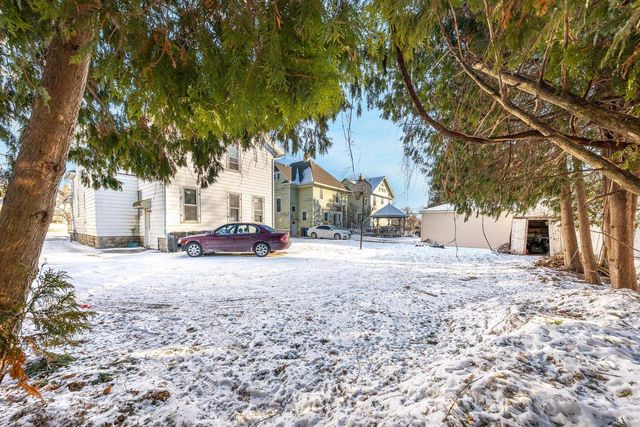 1217 JACKSON STREET, Oshkosh, WI 54901