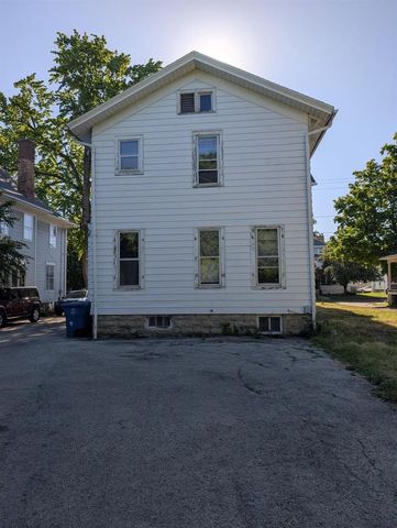 1217 JACKSON STREET, Oshkosh, WI 54901