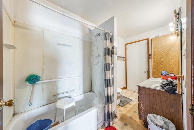 1217 JACKSON STREET, Oshkosh, WI 54901