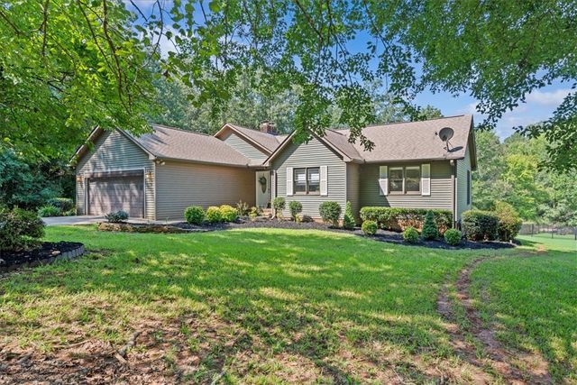 2017 Crystal Bay Court, Seneca, SC 29672