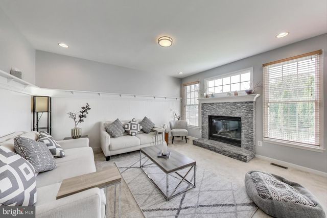 42647 HARRIS ST, Chantilly, VA 20152