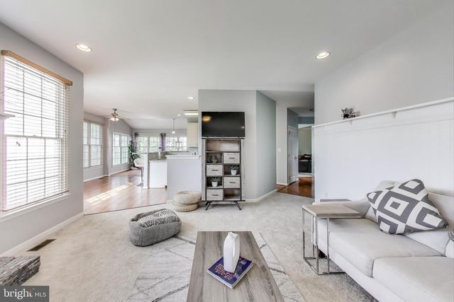 42647 HARRIS ST, Chantilly, VA 20152