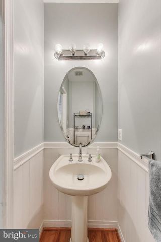 42647 HARRIS ST, Chantilly, VA 20152