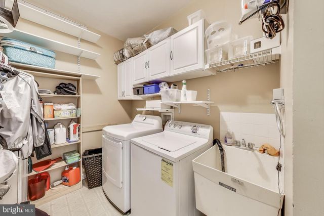 42647 HARRIS ST, Chantilly, VA 20152