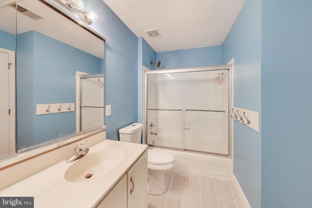 42647 HARRIS ST, Chantilly, VA 20152