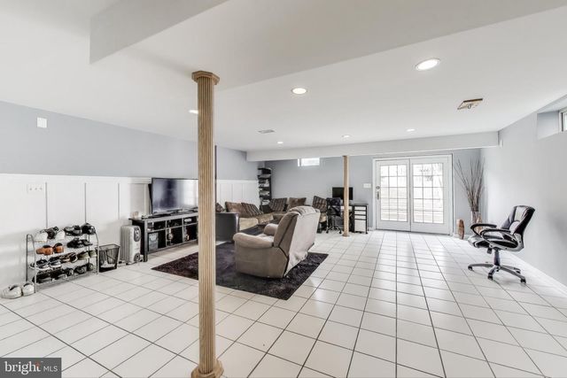42647 HARRIS ST, Chantilly, VA 20152