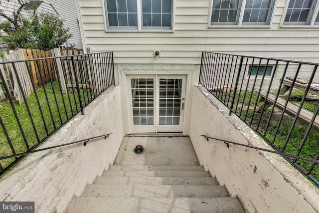 42647 HARRIS ST, Chantilly, VA 20152