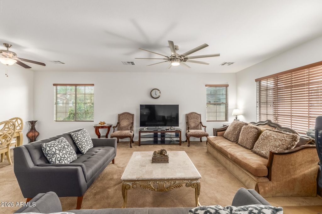 Image 13 of property listing at 21402 N 78TH Drive, Peoria, AZ 85382