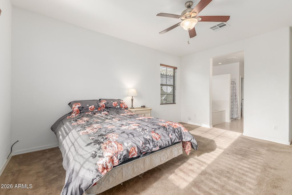 Image 19 of property listing at 21402 N 78TH Drive, Peoria, AZ 85382