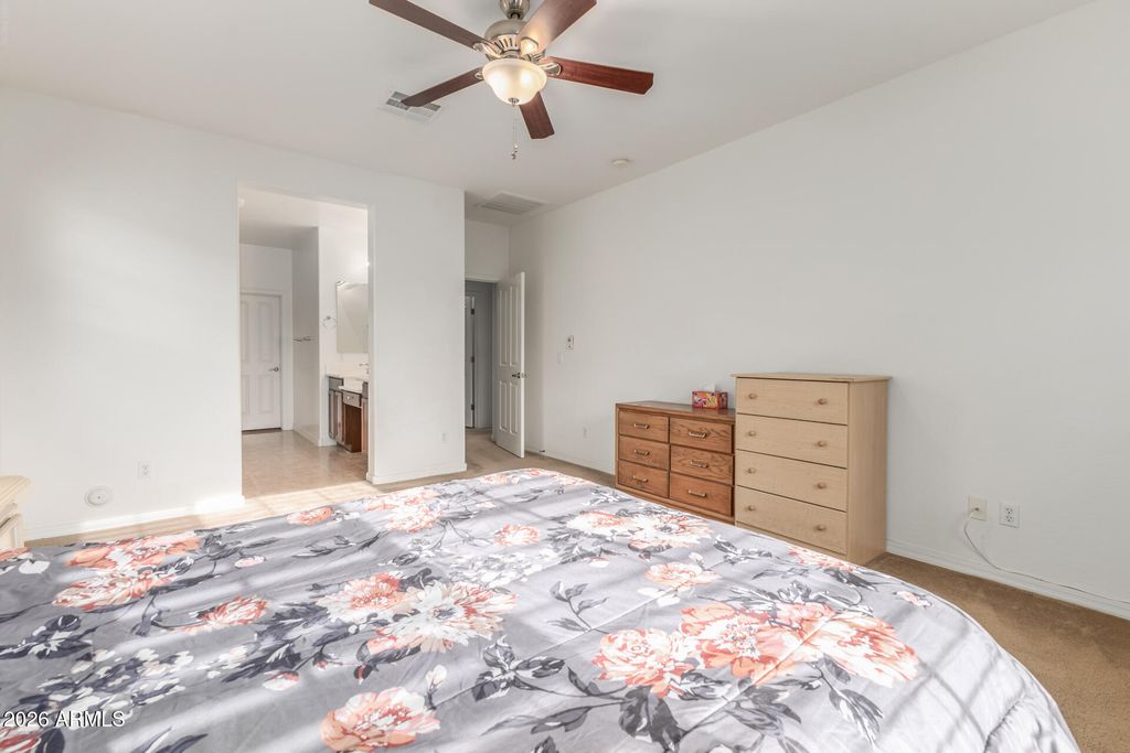 Image 20 of property listing at 21402 N 78TH Drive, Peoria, AZ 85382