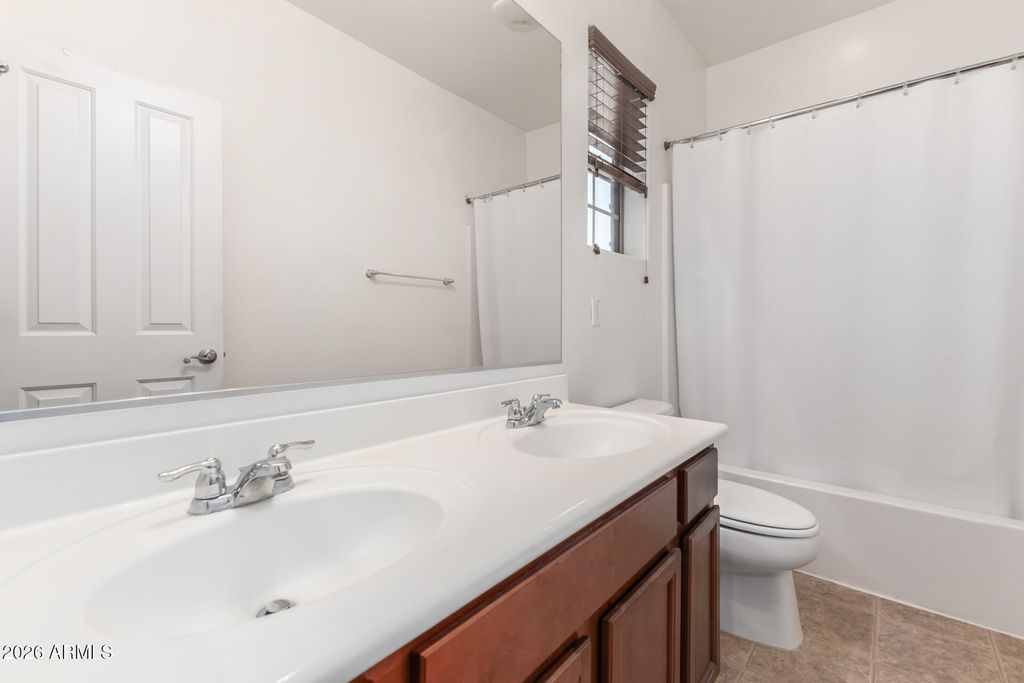 Image 31 of property listing at 21402 N 78TH Drive, Peoria, AZ 85382