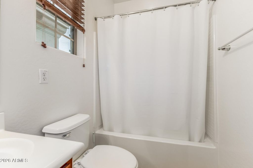 Image 32 of property listing at 21402 N 78TH Drive, Peoria, AZ 85382