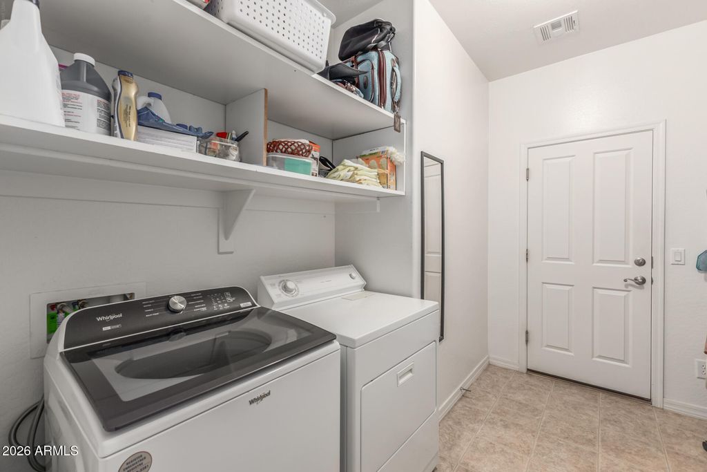 Image 33 of property listing at 21402 N 78TH Drive, Peoria, AZ 85382