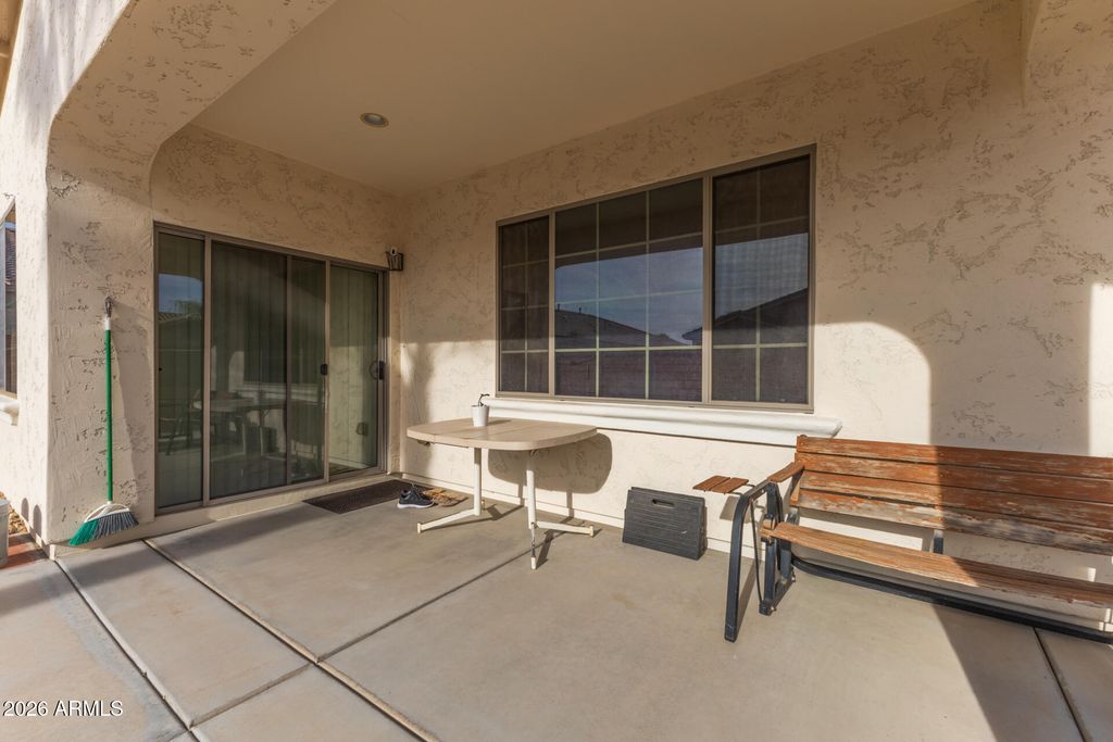 Image 38 of property listing at 21402 N 78TH Drive, Peoria, AZ 85382