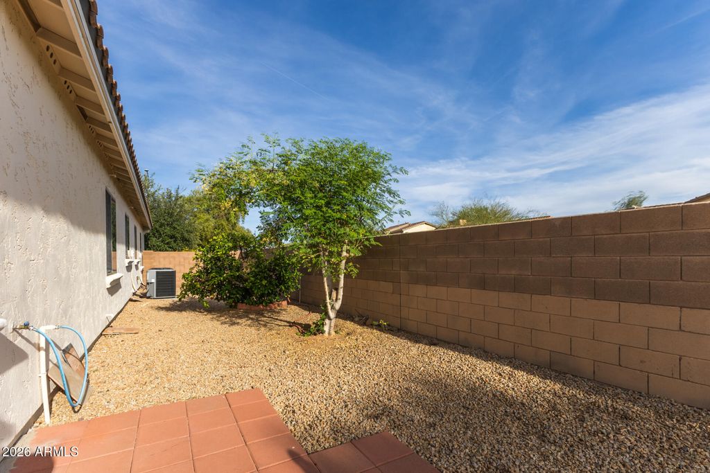 Image 39 of property listing at 21402 N 78TH Drive, Peoria, AZ 85382