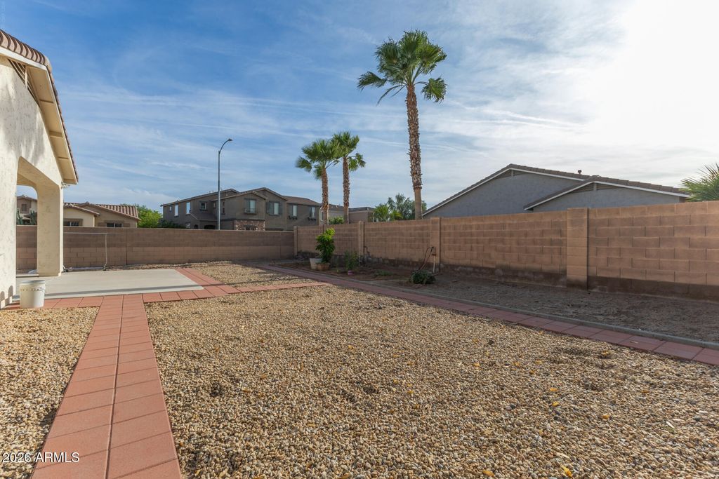 Image 41 of property listing at 21402 N 78TH Drive, Peoria, AZ 85382