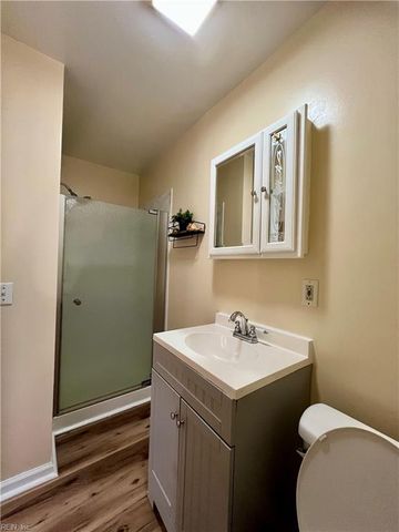 8 Sheralyn PL, Hampton, VA 23666