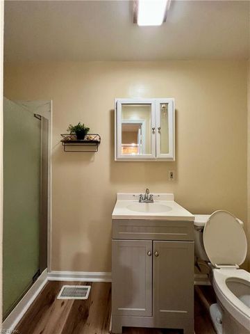 8 Sheralyn PL, Hampton, VA 23666