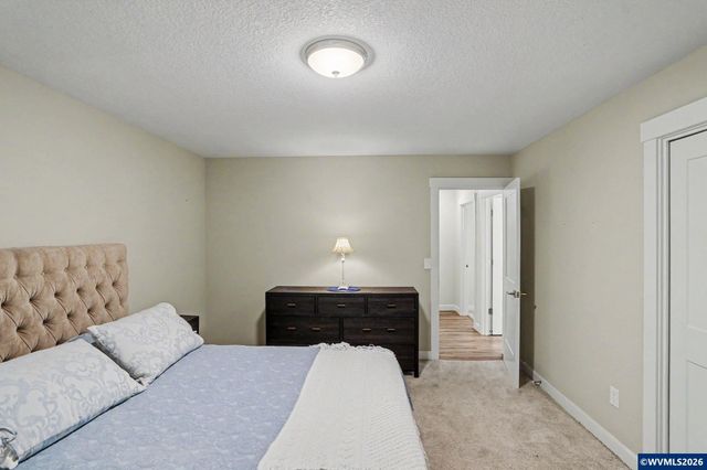 5743 Flairstone Dr SE, Salem, OR 97306