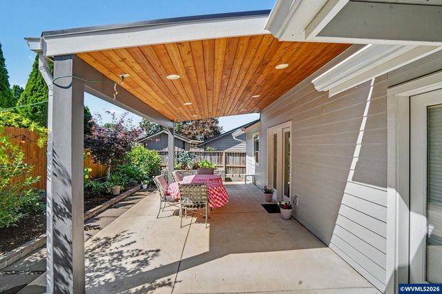 5743 Flairstone Dr SE, Salem, OR 97306