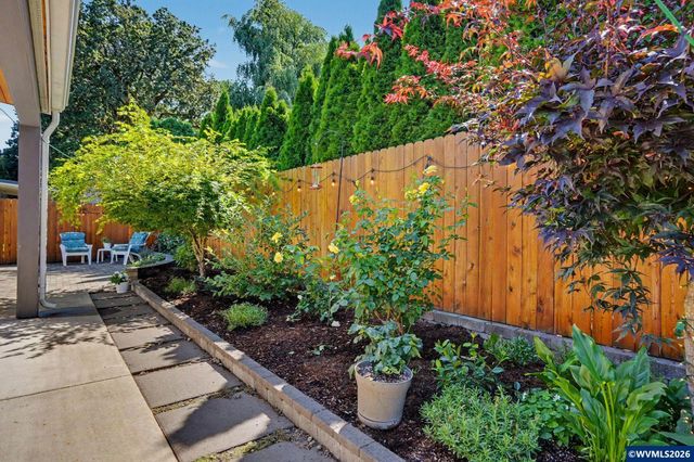 5743 Flairstone Dr SE, Salem, OR 97306
