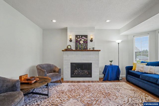 5743 Flairstone Dr SE, Salem, OR 97306
