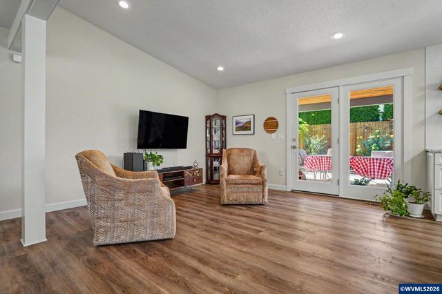 5743 Flairstone Dr SE, Salem, OR 97306