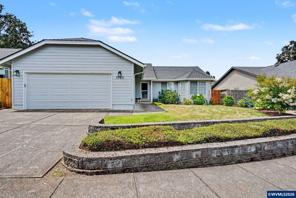 5743 Flairstone Dr SE, Salem, OR 97306