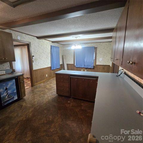2734 Orchard Street, Newton, NC 28658
