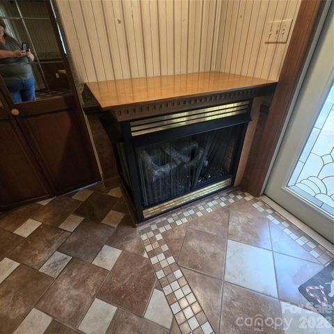 2734 Orchard Street, Newton, NC 28658