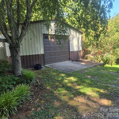 2734 Orchard Street, Newton, NC 28658