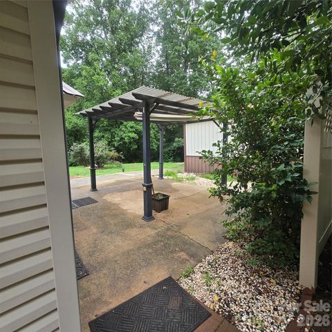 2734 Orchard Street, Newton, NC 28658