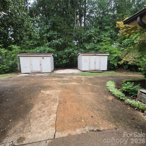 2734 Orchard Street, Newton, NC 28658