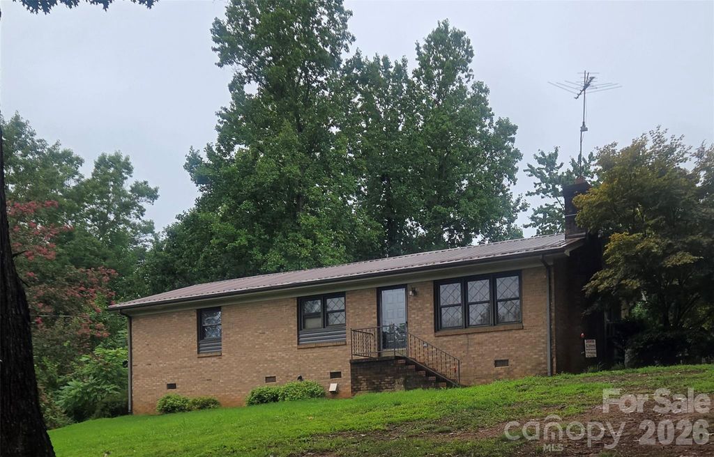 2734 Orchard Street, Newton, NC 28658