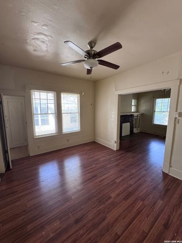 216 Avondale Ave, San Antonio, TX 78223