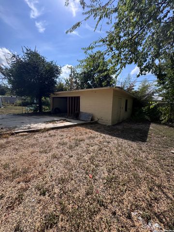 216 Avondale Ave, San Antonio, TX 78223