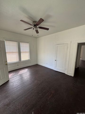 216 Avondale Ave, San Antonio, TX 78223