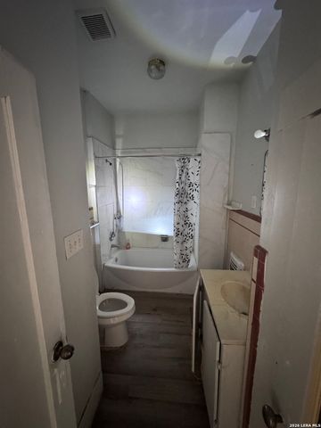216 Avondale Ave, San Antonio, TX 78223