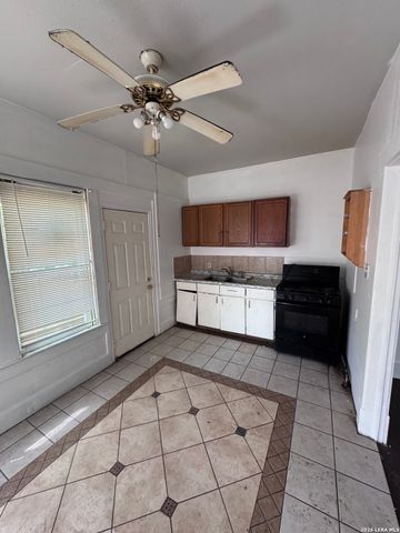 216 Avondale Ave, San Antonio, TX 78223