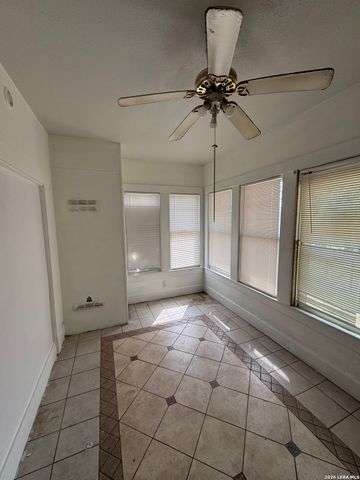 216 Avondale Ave, San Antonio, TX 78223