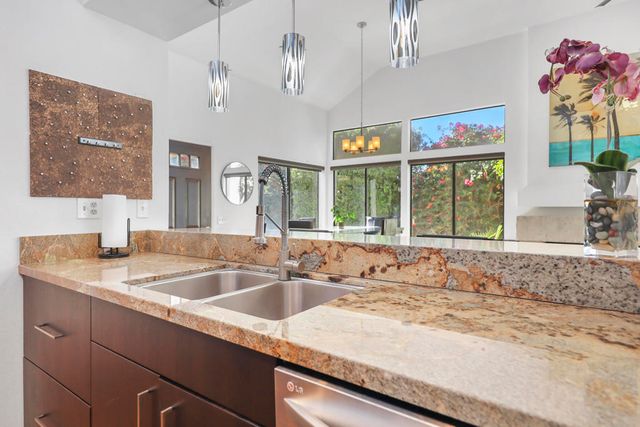 21 Ensenada Lane, Palm Desert, CA 92260