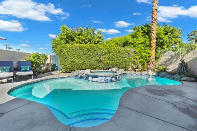 21 Ensenada Lane, Palm Desert, CA 92260